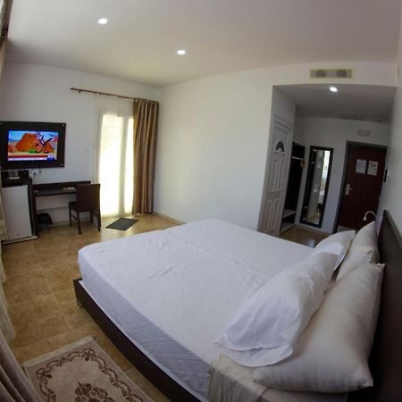 Trajan Hotel Timgad ภายนอก รูปภาพ