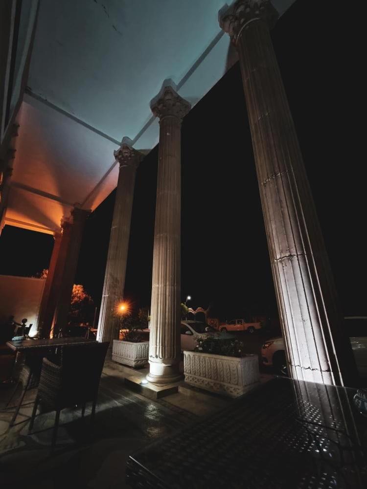 Trajan Hotel Timgad ภายนอก รูปภาพ